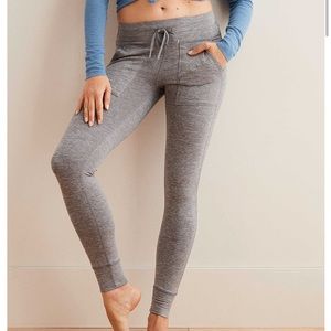 Aerie Play Pocket & Cuff Legging